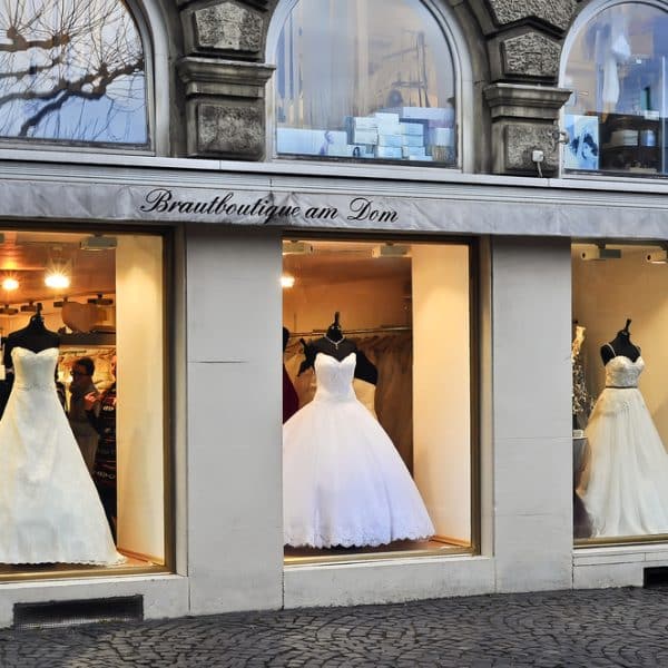 How to start up a bridal shop business